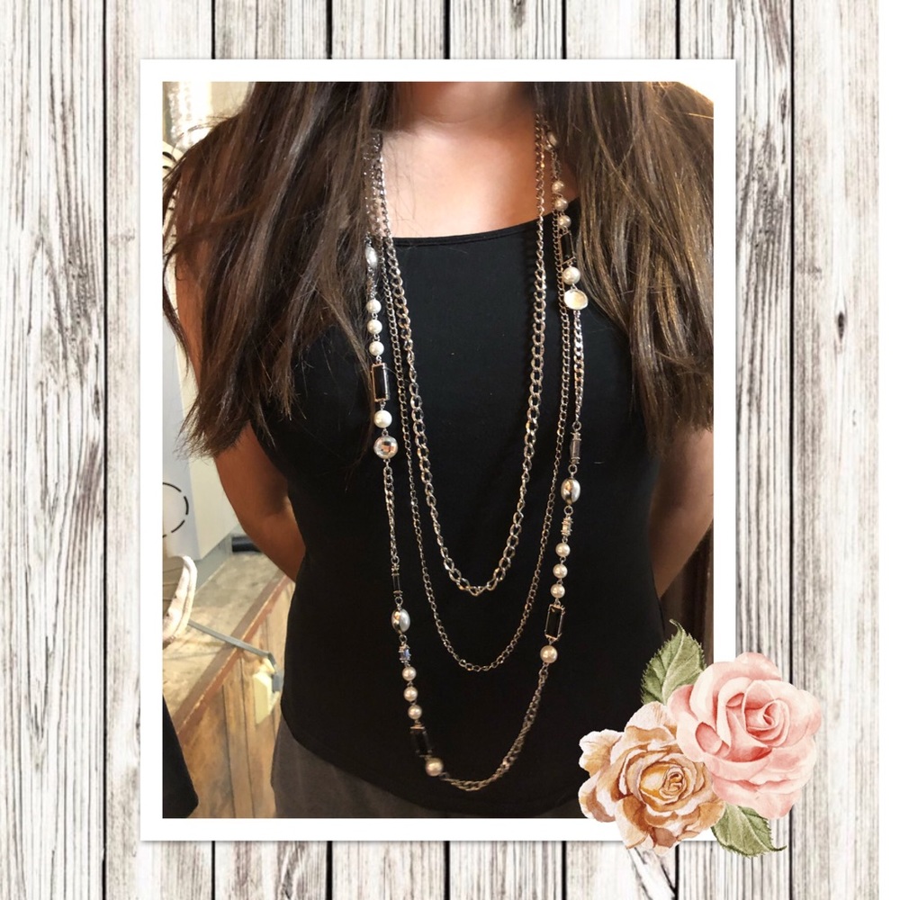 White House Black Market Necklace